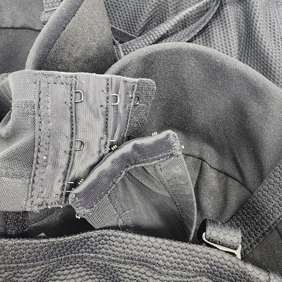 Torrid Womens Black & White Halter One-Piece Swimsuit Size 3 Nylon/Spandex Blend - Picture 2 of 5